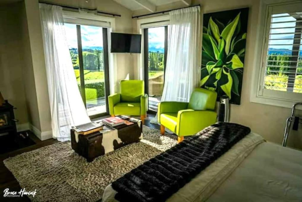 Renwick Luxury Cottage With Stunning Vineyard Views מראה חיצוני תמונה