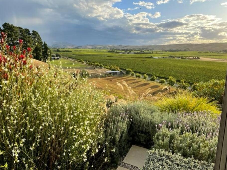 Renwick Luxury Cottage With Stunning Vineyard Views מראה חיצוני תמונה
